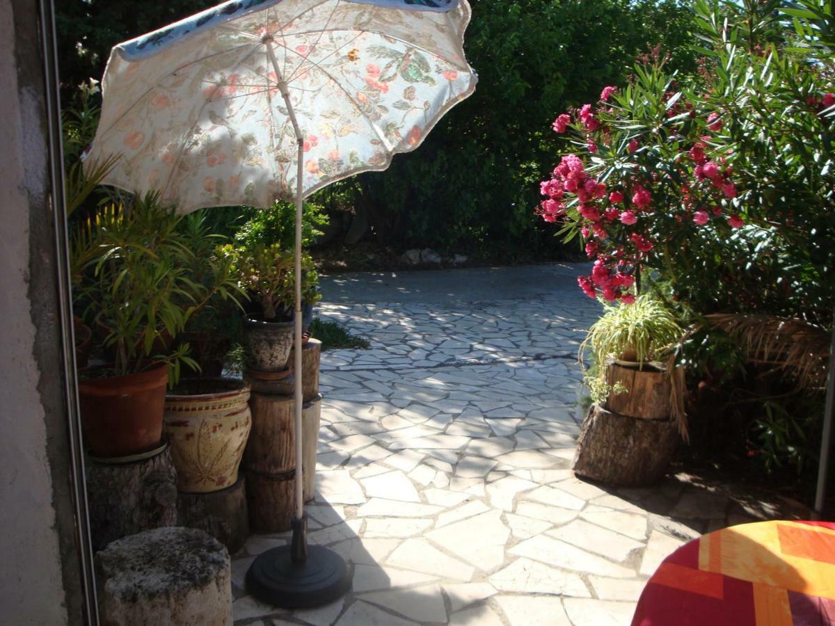 Leucate,Dans La Verdure,Studio Caverne En Pierre Dans Propriete Securisee Daire Dış mekan fotoğraf